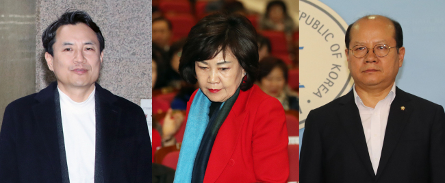 <YONHAP PHOTO-5774> 징계 앞둔 김진태-김순례-이종명 (서울=연합뉴스) 자유한국당은 13일 중앙윤리위원회를 열어 '5·18 망언'으로 논란을 빚고 있는 김진태(왼쪽부터), 김순례, 이종명 의원에 대한 징계를 논의했지만, 결론을 내지 못했다. 한국당은 14일 2차 회의를 열어 이들 의원에 대한 징계 문제에 대한 논의를 이어갈 예정이다. 2019.2.13 cityboy@yna.co.kr/2019-02-13 17:15:52/ <저작권자 ⓒ 1980-2019 ㈜연합뉴스. 무단 전재 재배포 금지.>
<YONHAP PHOTO-5774> 징계 앞둔 김진태-김순례-이종명 (서울=연합뉴스) 자유한국당은 13일 중앙윤리위원회를 열어 '5·18 망언'으로 논란을 빚고 있는 김진태(왼쪽부터), 김순례, 이종명 의원에 대한 징계를 논의했지만, 결론을 내지 못했다. 한국당은 14일 2차 회의를 열어 이들 의원에 대한 징계 문제에 대한 논의를 이어갈 예정이다. 2019.2.13 cityboy@yna.co.kr/2019-02-13 17:15:52/ <저작권자 ⓒ 1980-2019 ㈜연합뉴스. 무단 전재 재배포 금지.>