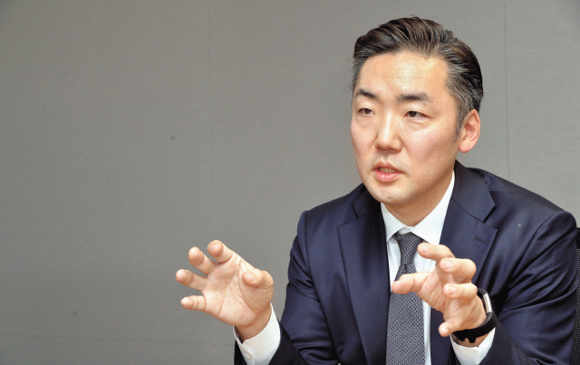 법무법인 세종에서 암호화폐 태스크포스팀을 이끌고 있는 조정희 변호사는 “정부가 암호화폐 시장에 명시적인 규제를 하루빨리 도입해야 한다”고 강조했다.
정희조 기자/checho@