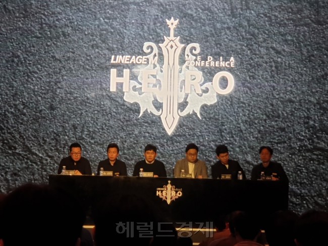 미디어 컨퍼런스 Q&A에 참석 중인 심승보(오른쪽 세번째) CPD [정태일 기자/killpass@heraldcorp.com]