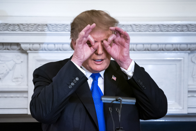 <YONHAP PHOTO-0349> epaselect epa07396877 US President Donald J. Trump speaks at the 2019 White House Business Session with Our Nation's Governors in the State Dining Room of the White House Washington, DC, USA, 25 February 2019. President Trump spoke about the Chinese trade deal, the proposed border wall, and his upcoming summit with North Korean dictator Kim Jong-un. EPA/JIM LO SCALZO/2019-02-26 02:03:31/ <저작권자 ⓒ 1980-2019 ㈜연합뉴스. 무단 전재 재배포 금지.>
<YONHAP PHOTO-0349> epaselect epa07396877 US President Donald J. Trump speaks at the 2019 White House Business Session with Our Nation's Governors in the State Dining Room of the White House Washington, DC, USA, 25 February 2019. President Trump spoke about the Chinese trade deal, the proposed border wall, and his upcoming summit with North Korean dictator Kim Jong-un. EPA/JIM LO SCALZO/2019-02-26 02:03:31/ <저작권자 ⓒ 1980-2019 ㈜연합뉴스. 무단 전재 재배포 금지.>