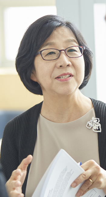 박소현 건축도시공간연구소장이 옛 건축물의 활용 방안에 대해 설명하고 있다. [사진=건축도시공간연구소 제공]