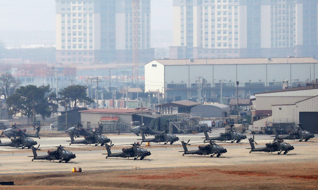 <YONHAP PHOTO-2920> 한미, 키리졸브·독수리훈련 종료 결정 (평택=연합뉴스) 홍기원 기자 = 한국과 미국 국방당국은 올해부터 키리졸브(KR:Key Resolve) 연습과 독수리훈련(Foal Eagle)이란 이름의 연합훈련을 하지 않기로 결정했다고 국방부가 3일 밝혔다. 사진은 3일 경기도 평택시 캠프 험프리스 모습. 2019.3.3 xanadu@yna.co.kr/2019-03-03 14:21:33/ <저작권자 ⓒ 1980-2019 ㈜연합뉴스. 무단 전재 재배포 금지.>
<YONHAP PHOTO-2920> 한미, 키리졸브·독수리훈련 종료 결정 (평택=연합뉴스) 홍기원 기자 = 한국과 미국 국방당국은 올해부터 키리졸브(KR:Key Resolve) 연습과 독수리훈련(Foal Eagle)이란 이름의 연합훈련을 하지 않기로 결정했다고 국방부가 3일 밝혔다. 사진은 3일 경기도 평택시 캠프 험프리스 모습. 2019.3.3 xanadu@yna.co.kr/2019-03-03 14:21:33/ <저작권자 ⓒ 1980-2019 ㈜연합뉴스. 무단 전재 재배포 금지.>