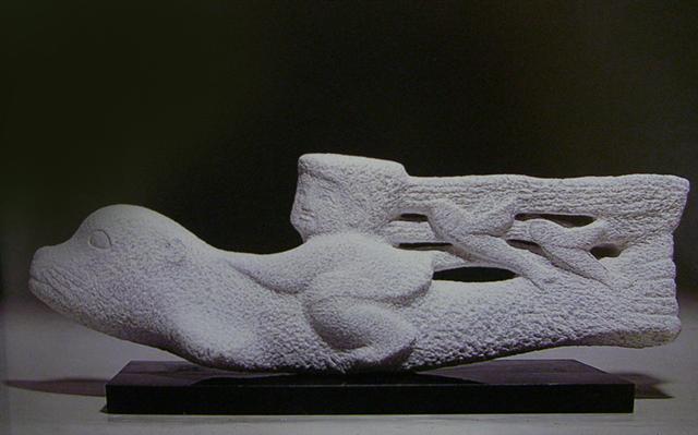전뢰진, 바다 나들이, 19×73×25cm, 대리석, 2007  [청작화랑 제공]