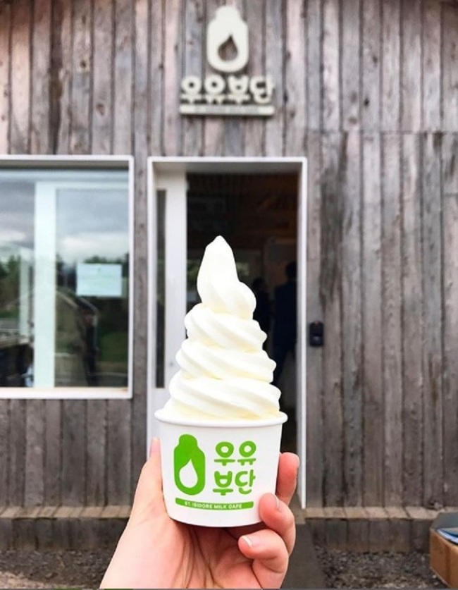 우유부단 카페 [우유부단 인스타그램 캡처]