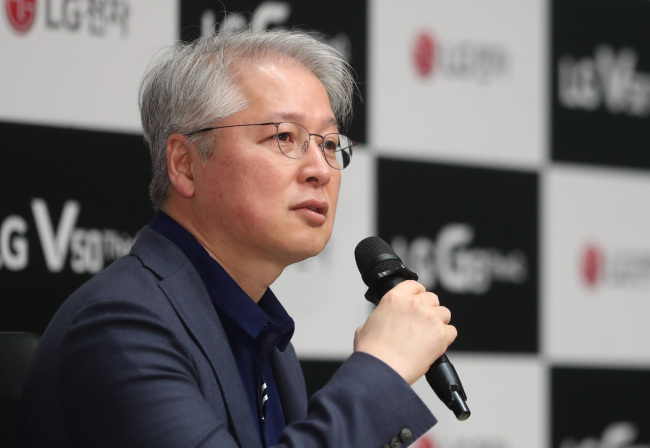 Kwon Bong-seok, president of the home entertainment business at LG, speak during a ceremony to launch LG Electronics’ 2019 TV lineup in Seoul on Wednesday. (Yonhap)