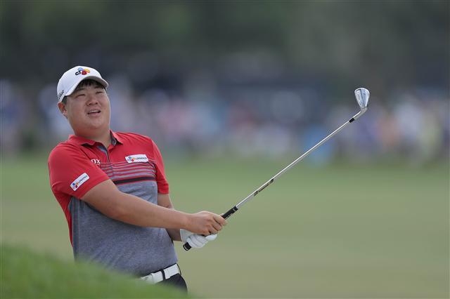 <YONHAP PHOTO-0406> ORLANDO, FLORIDA - MARCH 10: Sungjae Im of South Korea plays his second shot on the first hole during the final round of the Arnold Palmer Invitational Presented by Mastercard at the Bay Hill Club on March 10, 2019 in Orlando, Florida. Richard Heathcote/Getty Images/AFP == FOR NEWSPAPERS, INTERNET, TELCOS & TELEVISION USE ONLY ==/2019-03-11 02:13:20/ <저작권자 ⓒ 1980-2019 ㈜연합뉴스. 무단 전재 재배포 금지.>