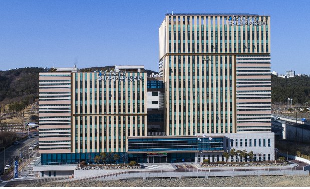 ‘울산글로벌스타트업허브(U-hub)’와 ‘톡톡팩토리 중구점’이 들어서게 될 과학기술진흥센터 전경[울산시]