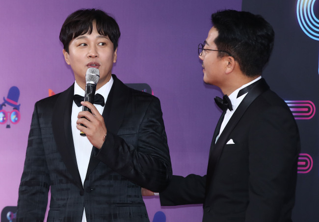 Cha Tae-hyun (left) and Kim Joon-ho (right) (Herald DB)