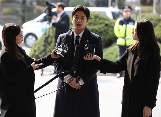 ‘버닝썬 사태’의 발단이 된 김상교씨가 19일 오전 명예훼손 사건의 피고소인 신분으로 서울 종로구 서울지방경찰청에 출석하고 있다.  [연합]