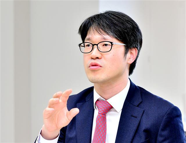 법무법인 태평양의 강일 변호사. 강 변호사는 “최근에는 전세계적으로 빅데이터나 IP 등의 정보자산의 결합이 가져올 경쟁제한 효과에 대한 측정 기준이 마련되는 등 규제 범위가 넓어지고 있다”며 이에 대한 대비가 필요하다고 조언했다.  [박현구 기자/phko@]