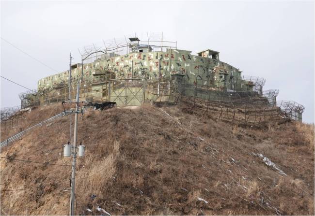냉전의 상징이었던 고성 동해안 GP가 문화재로 등록된다. '9.19 군사분야 합의서'에 따라 시범철거가 진행된 GP의 역사성과 상징성을 고려한 조처다. 문화재청은 8일 GP를 비롯한 문화재 4건을 등록예고 한다고 밝혔다. [사진제공=문화재청]
