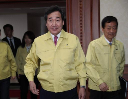 이낙연 국무총리가 9일 오전 정부서울청사에서 열린 강원도 산불 관계장관회의에 참석하고 있다.  [연합]