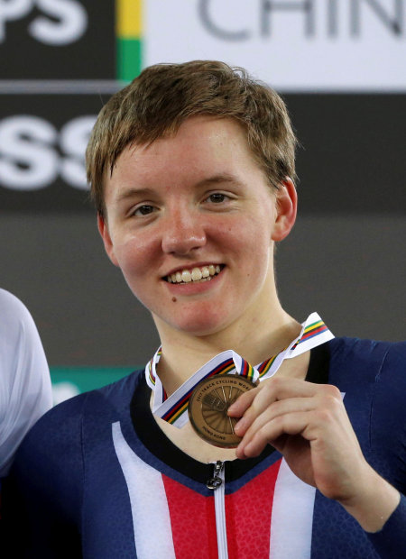 <YONHAP PHOTO-3331> FILE PHOTO: Cycling - UCI Track World Championships - Women's Individual Pursuit, Final - Hong Kong, China ? 15/4/17 - Kelly Catlin of the U.S. celebrates with her medal. REUTERS/Bobby Yip/File Photo/2019-03-11 13:50:16/ <저작권자 ⓒ 1980-2019 ㈜연합뉴스. 무단 전재 재배포 금지.>
<YONHAP PHOTO-3331> FILE PHOTO: Cycling - UCI Track World Championships - Women's Individual Pursuit, Final - Hong Kong, China ? 15/4/17 - Kelly Catlin of the U.S. celebrates with her medal. REUTERS/Bobby Yip/File Photo/2019-03-11 13:50:16/ <저작권자 ⓒ 1980-2019 ㈜연합뉴스. 무단 전재 재배포 금지.>