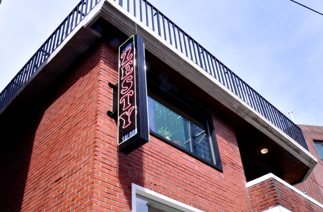 Zesty Saloon, which specializes in burgers, opens in Seoul’s Seongsu-dong in March (Park Hyun-koo/The Korea Herald)
