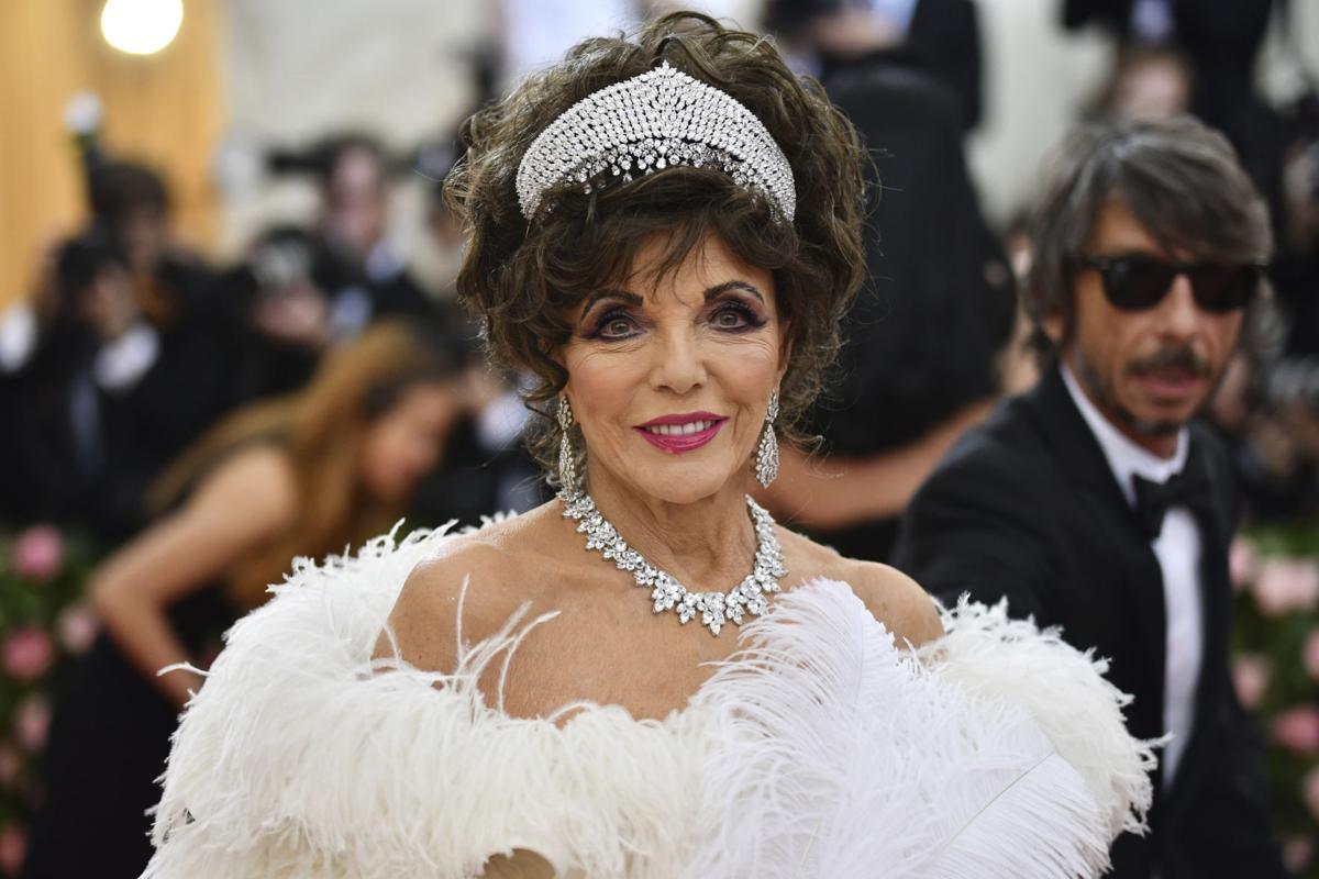 Joan Collins (AP)