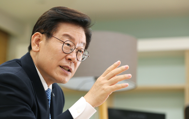 이재명 경기도지사
이재명 경기도지사