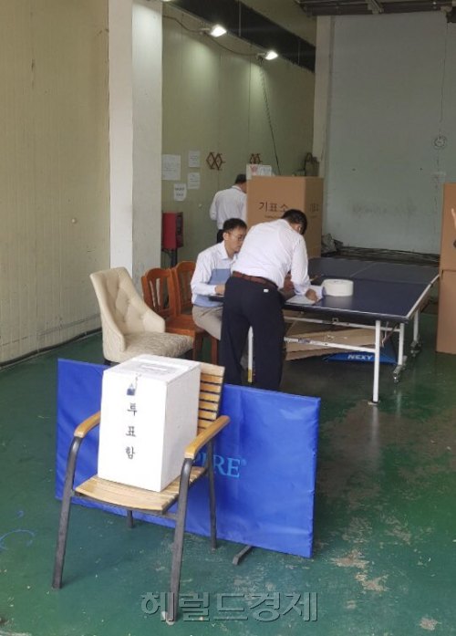 [사진=파업 찬반 투표가 진행중인 서울 강남권의 한 버스회사, 김용재 인턴기자]