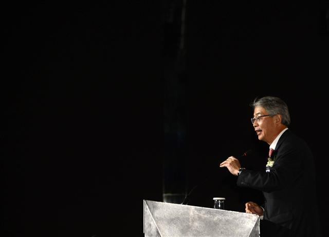 16일 서울 더 플라자 호텔에서 개최된 ‘2019 헤럴드 금융 포럼’에서 임종룡 전 금융위원장이 기조연설을 하고 있다.  박해묵 기자/mook@