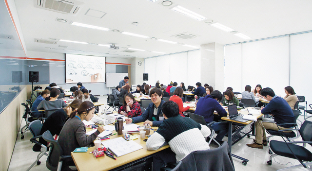 티몬은 직원들의 업무 능력 향상을 위한 ‘스마트 티모니언 트랙(Smart Tmonian TRACK)’ 프로그램도 운영하고 있다.  [티몬 제공]
