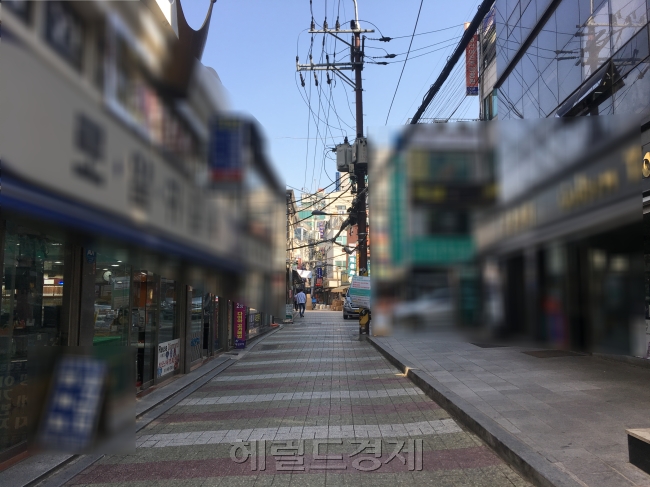 22일 오전 한산한 서울 종로구 귀금속 거리. [사진=김민지 인턴기자/jakmeen@heraldcorp.com]