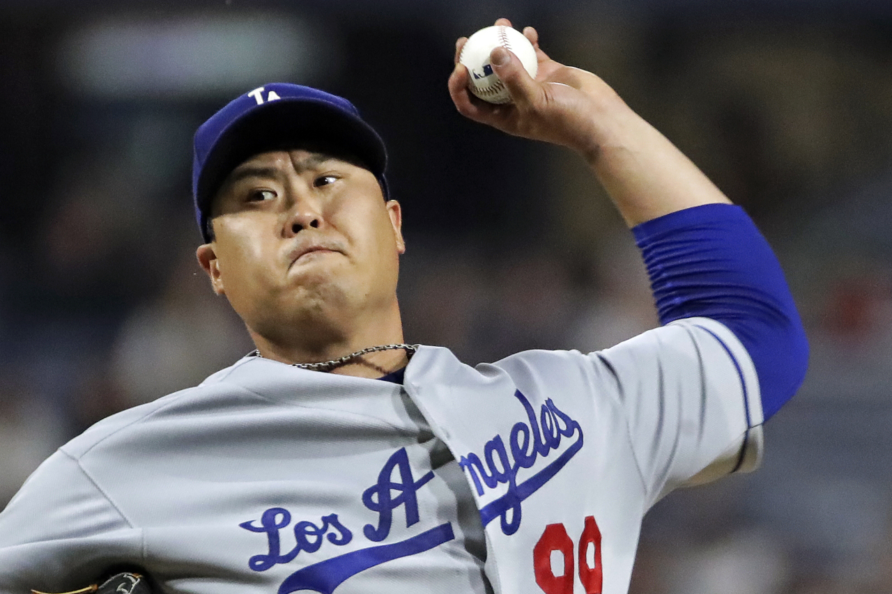 Los Angeles Dodgers starting pitcher Hyun-Jin Ryu delivers in the fifth inning of the team's baseball game against the Pittsburgh Pirates in Pittsburgh, Saturday, May 25, 2019. (AP)