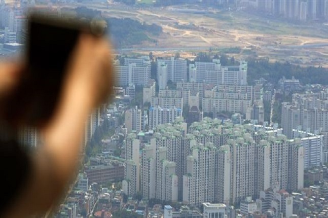 An apartment complex in Seoul (Yonhap)