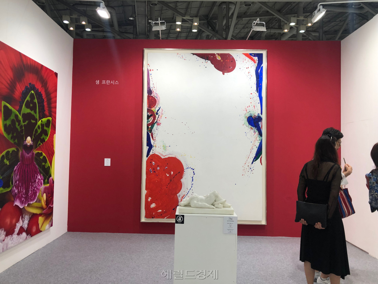 아트부산 2019 출품작 중 가장 고가 작품인 샘 프란시스의 '무제'(1964~65). 미국 휴스톤에 기반한 '아트 오브 더 월드' 갤러리가 소개했다. [사진=이한빛 기자/vicky@]