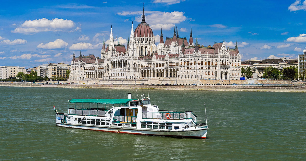 <YONHAP PHOTO-1464> epa07611390 An undated file photo of the boat Hableany in River Danube with the Parliament building in the background in Budapest, Hungary (issued 29 May 2019). The boat crashed with another ship, overturned and sank in the River Danube late Wednesday, 29 May 2019, killing three of the 34 people onboard, mostly tourists from Eastern Asia. EPA/Zoltan Mihadak HUNGARY OUT/2019-05-30 06:43:22/ <저작권자 ⓒ 1980-2019 ㈜연합뉴스. 무단 전재 재배포 금지.>
<YONHAP PHOTO-1464> epa07611390 An undated file photo of the boat Hableany in River Danube with the Parliament building in the background in Budapest, Hungary (issued 29 May 2019). The boat crashed with another ship, overturned and sank in the River Danube late Wednesday, 29 May 2019, killing three of the 34 people onboard, mostly tourists from Eastern Asia. EPA/Zoltan Mihadak HUNGARY OUT/2019-05-30 06:43:22/ <저작권자 ⓒ 1980-2019 ㈜연합뉴스. 무단 전재 재배포 금지.>