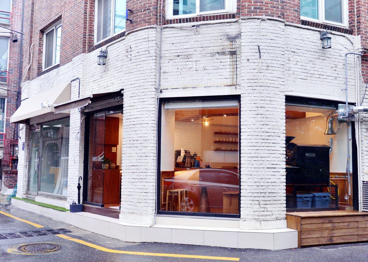 T.o.ch Coffee’s showroom soft-opened in Seoul’s Samseong on May 6 (Photo credit: Park Hyun-koo/The Korea Herald)