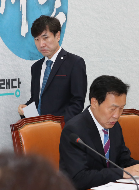 바른미래당 하태경 최고위원이 7일 오전 국회에서 열린 최고위원회의에 참석하고 있다. [연합]