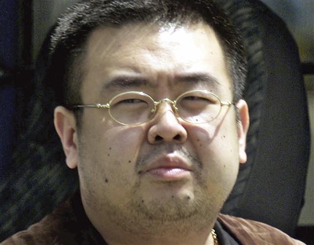 <YONHAP PHOTO-2966> FILE - This May 4, 2001, file photo shows Kim Jong Nam, exiled half brother of North Korea's leader Kim Jong Un, in Narita, Japan. A U.S. media report says the slain half brother of North Korean leader Kim Jong Un had been a source for the Central Intelligence Agency and traveled to Malaysia to meet his CIA contact before his assassination in Kuala Lumpur International Airport in February 2017. (AP Photos/Shizuo Kambayashi, File)/2019-06-11 15:48:49/ <저작권자 ⓒ 1980-2019 ㈜연합뉴스. 무단 전재 재배포 금지.>
<YONHAP PHOTO-2966> FILE - This May 4, 2001, file photo shows Kim Jong Nam, exiled half brother of North Korea's leader Kim Jong Un, in Narita, Japan. A U.S. media report says the slain half brother of North Korean leader Kim Jong Un had been a source for the Central Intelligence Agency and traveled to Malaysia to meet his CIA contact before his assassination in Kuala Lumpur International Airport in February 2017. (AP Photos/Shizuo Kambayashi, File)/2019-06-11 15:48:49/ <저작권자 ⓒ 1980-2019 ㈜연합뉴스. 무단 전재 재배포 금지.>