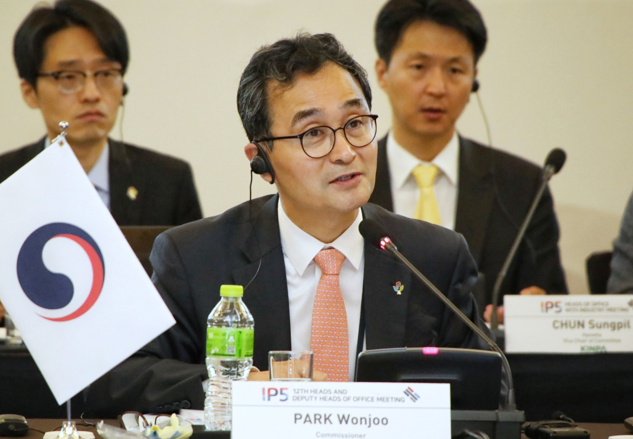 Korean Intellectual Property Office Commissioner Park Won-joo speaks at IP5's annual meeting held in Songdo, Incheon on Wednesday. (KIPO)