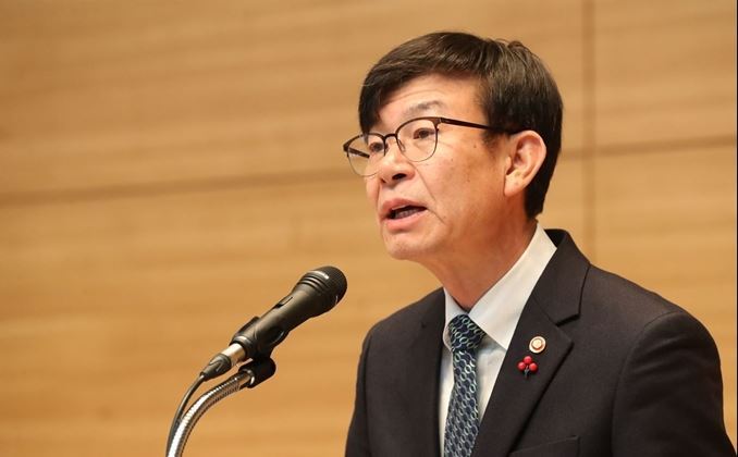 Kim Sang-jo, chairman of the Fair Trade Commission (Yonhap)