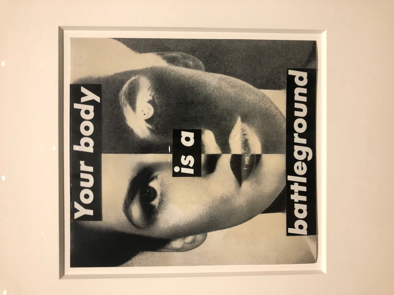 Untitled(Your body is a battleground)(1989), 페이스트업 작품 [사진=이한빛 기자/vicky@]