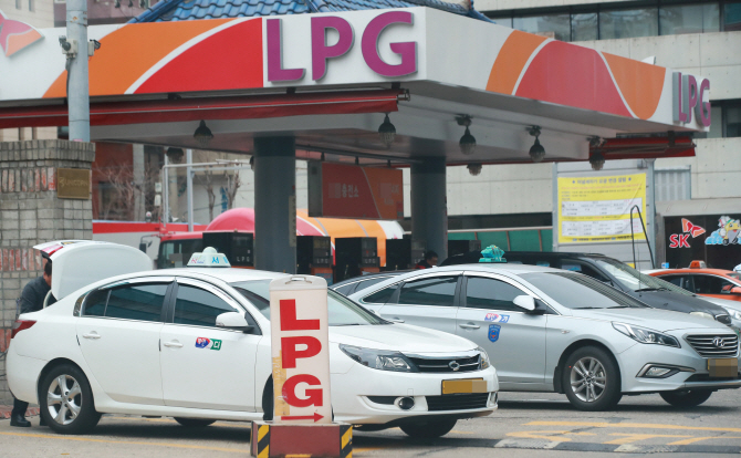서울 시내 한 LPG 충전소 [연합]