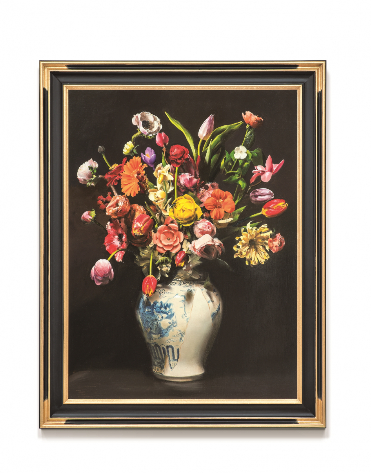 김성윤, Assorted Flowers in the White Porcelain Jar with a Blue Dragon, 2019, Oil on linen in frame, 143x119.5x4.5(d)cm [사진제공=갤러리현대]