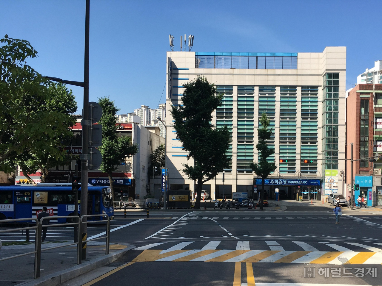 교남동 경희궁자이2단지 앞에방향으로 통일로 좌회전 신호가 신설됐다.[종로구]