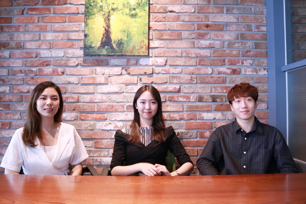 From left: Seo Hyun-sun, a student in the K-School program at KAIST; Kim So-young, an undergraduate of Yonsei University; and Chang Joon-hyuk, a student at UCLA (Son Ji-hyoung/The Korea Herald)