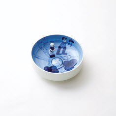 정길영,
수상한 일요일, 2019,
1360&ordm; 환원소성,
40&times;40&times;16cm
[금산갤러리 제공]