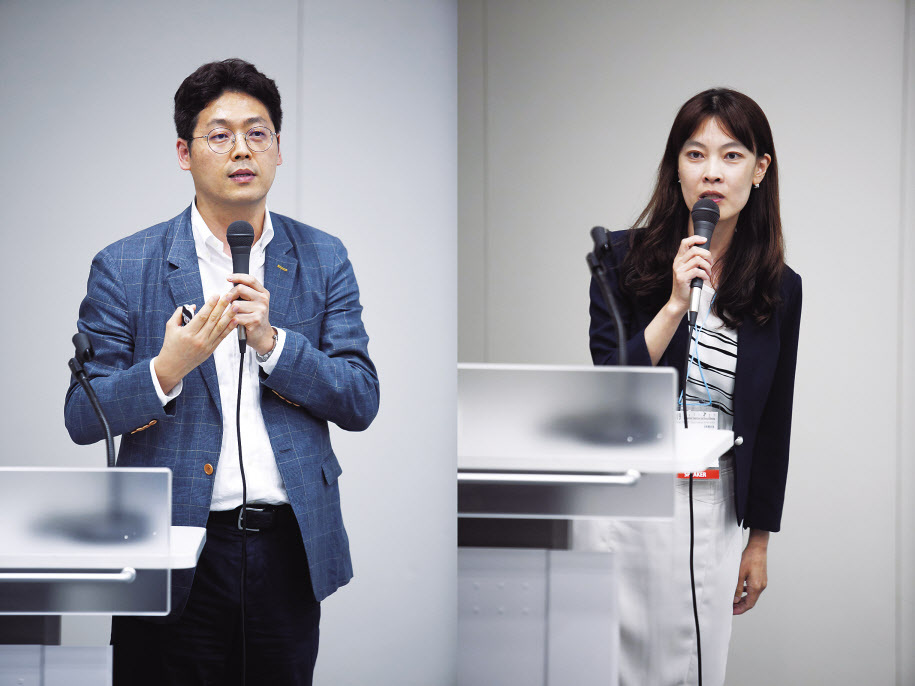 인천 송도컨벤시아에서 열린 ‘2019 한국식품과학회 국제학술대회’에서 이기원 서울대교수가 강의를 진행하고 있다(왼쪽 사진) 커피 섭취와 대사증후군과의 관련성을 주제로 강연중인 신상아 중앙대 교수.