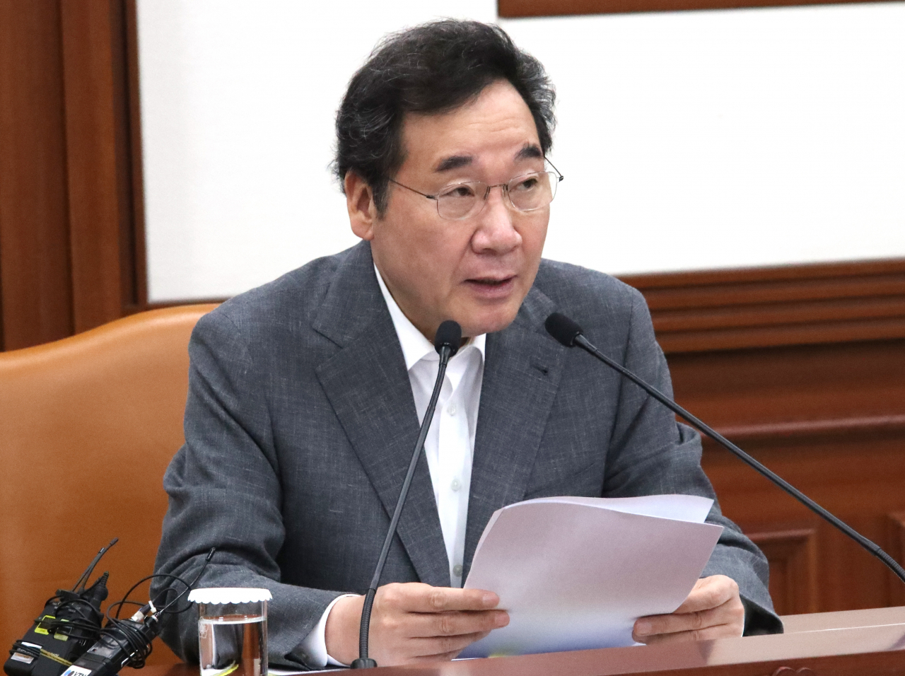이낙연 국무총리가 4일 오전 정부서울청사에서 열린 국정현안점검조정회의에서 발언하고 있다.［연합］