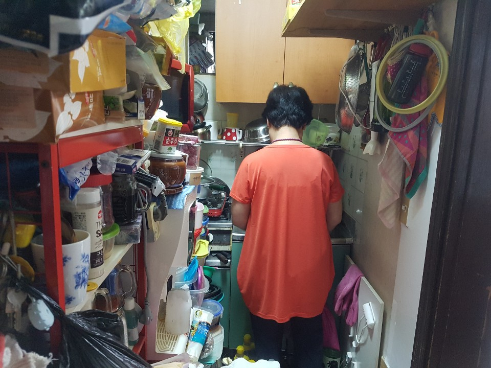 지난 5일 서울 서초구 한 빌라에서 김난숙(가명·67) 씨를 만났다. 그는 보증금 100만원 월세 35만원인 3평짜리 집에서 혼자 살고 있다. [정세희 기자/say@heraldcorp.com]