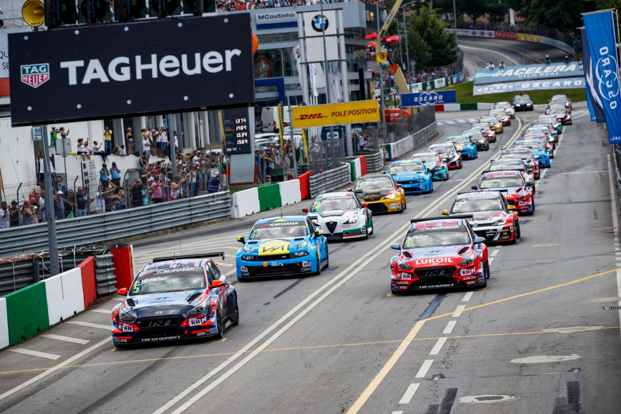 현대차 i30 N TCR이 2019 WTCR 6라운드 포르투갈전서 우승을 차지했다. [현대자동차 제공]