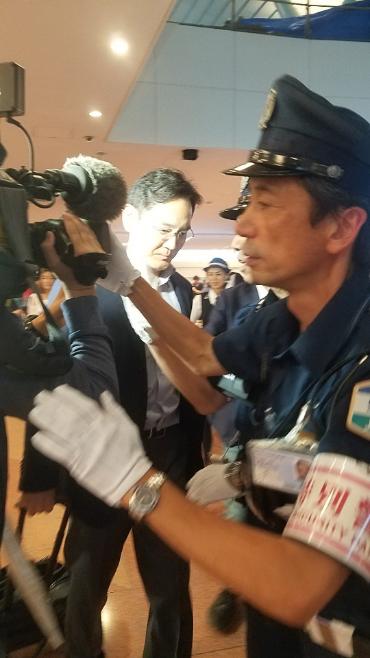 7일 하네다공항 도착한 이재용 부회장.[연합]