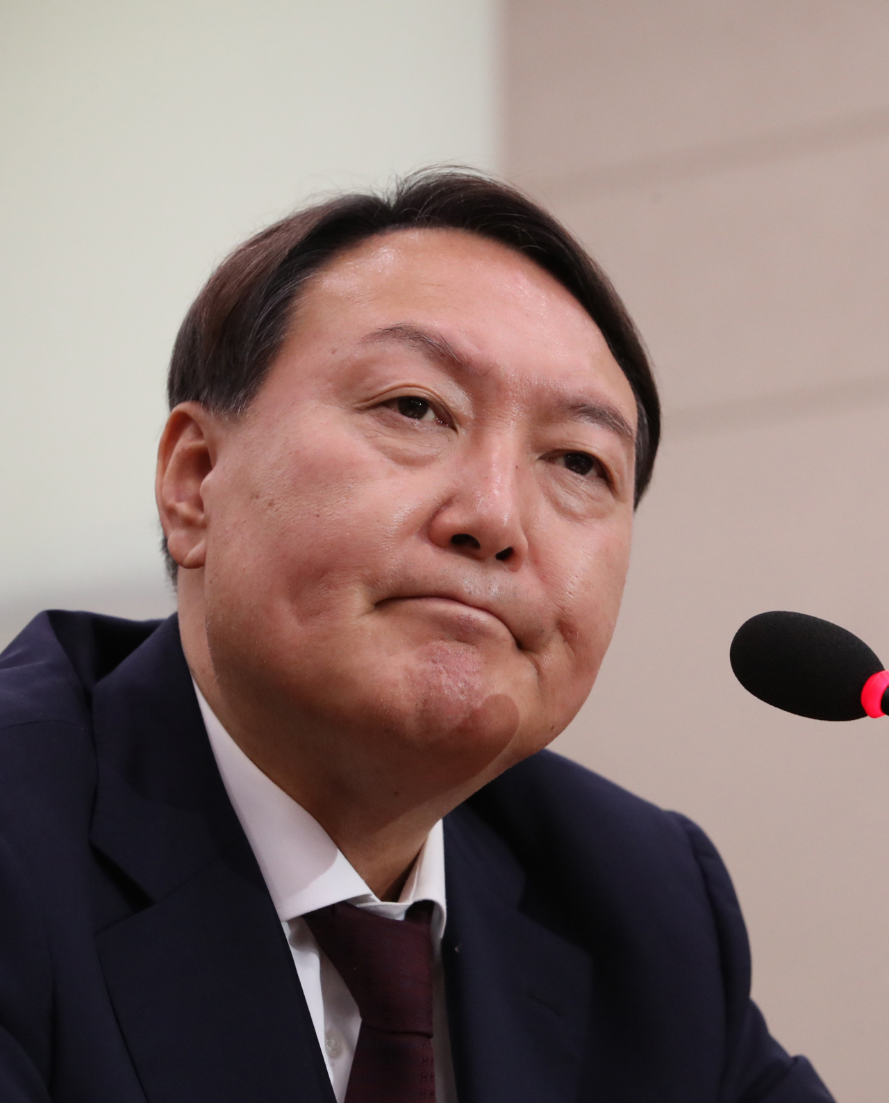 윤석열 검찰총장 후보자가 8일 국회 법제사법위원회에서 열린 인사청문회에서 의원들의 질의를 듣고 있다. [연합]