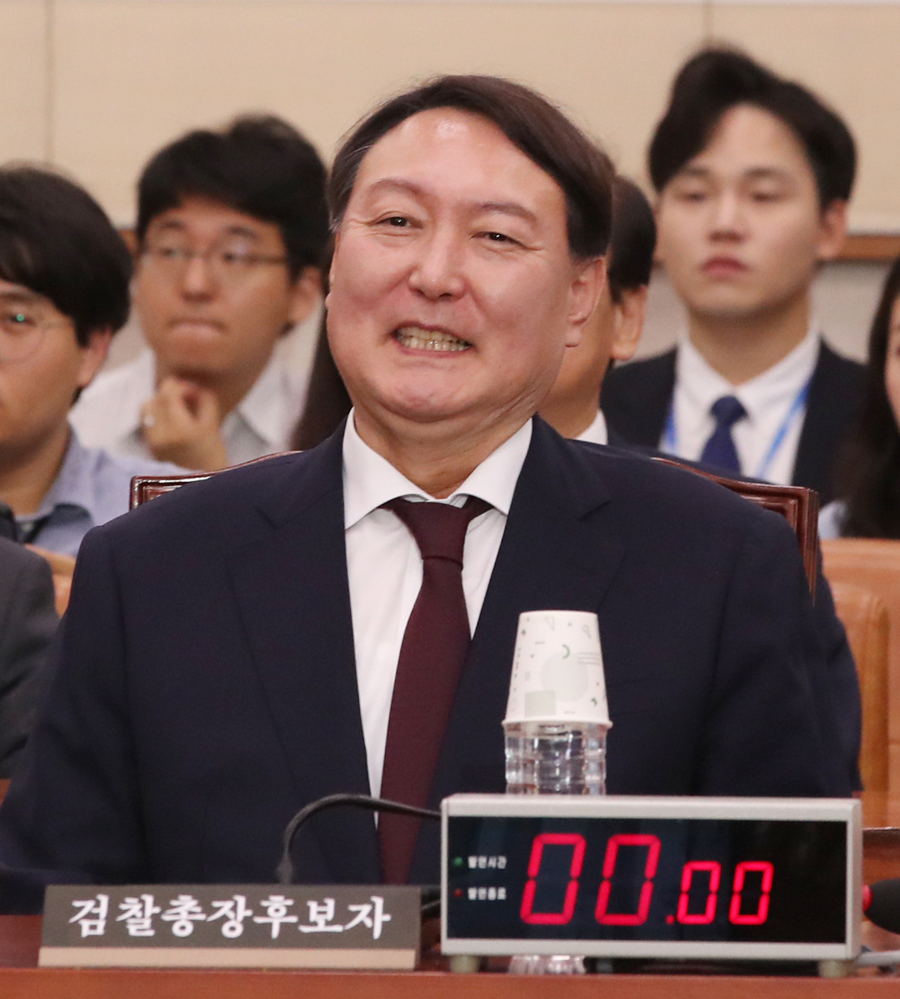 윤석열 검찰총장 후보자가 8일 국회 법제사법위원회에서 열린 인사청문회에서 의원들의 질의를 듣고 있다. [연합]