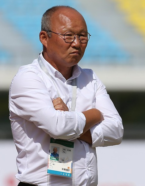 재계약 협상을 잠정 중단을 선언한 박항서 감독 [연합]
