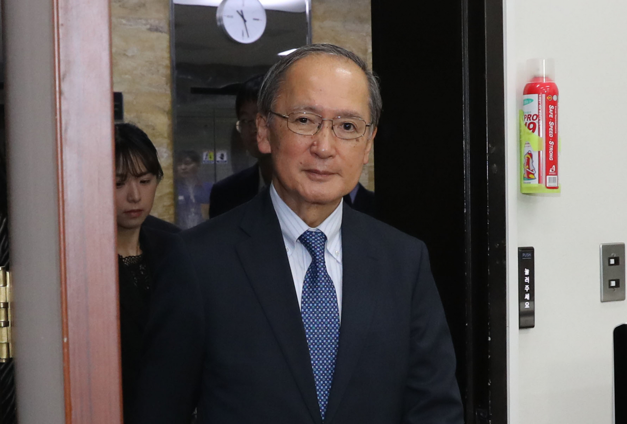 나가미네 야스마사 주한 일본대사가 지난 8일 오전 일본 경제 제재 등과 관련해 윤상현 국회 외교통일위원장과 면담을 하기 위해 외통위원장실에 들어서고 있다. [연합]