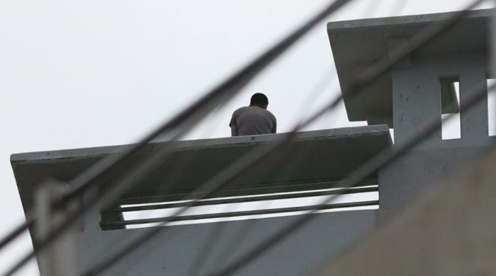 Park jumped to his death in Geoje, South Gyeongsang Province, Wednesday morning. (Yonhap)