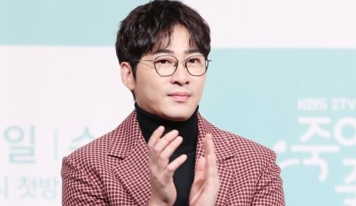 배우 강지환(42·조태규)이 소속사 직원을 성폭행 혐의로 9일 오후 경찰에 긴급체포됐다. [연합]